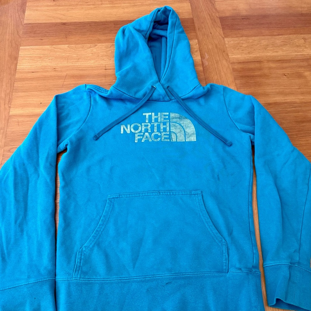 Woman or teen girl. Good for all around wear.